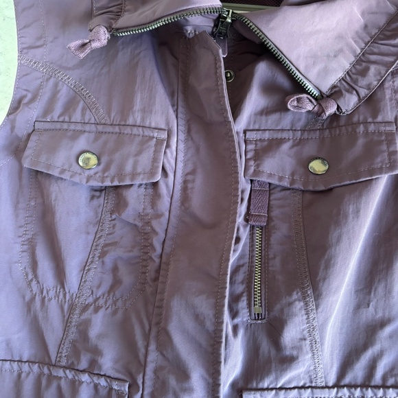 Eddie Bauer travel vest, new, purple, small. - Picture 3 of 3